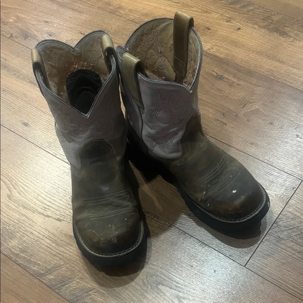 Ariat Women's light pink and brown Western Boots